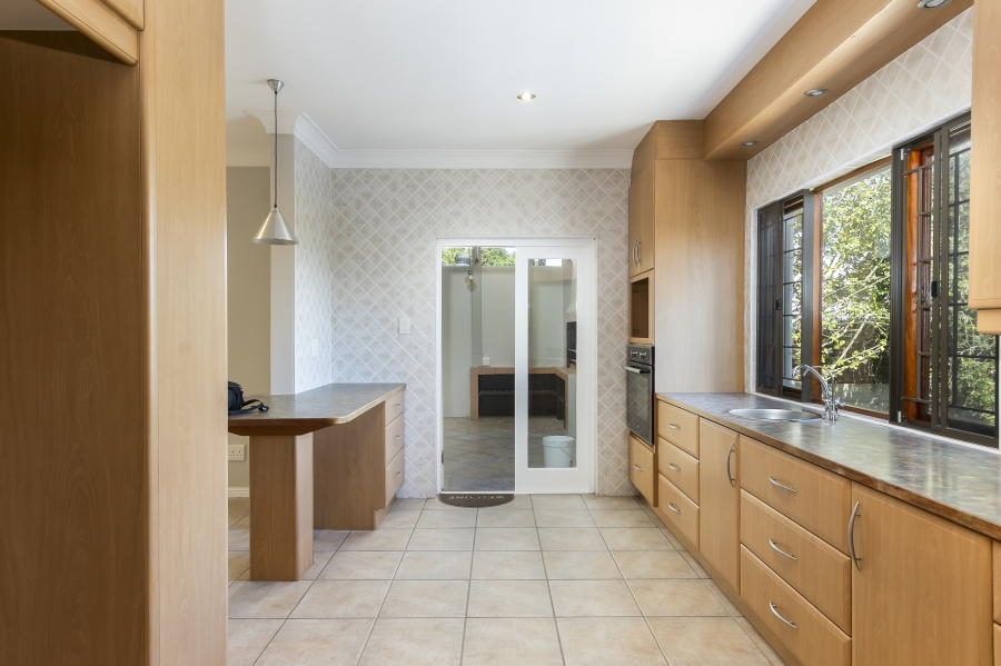 To Let 4 Bedroom Property for Rent in Die Wingerd Western Cape